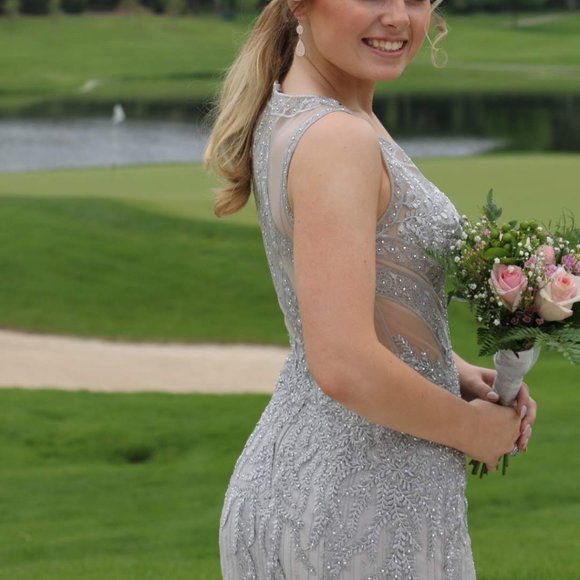 Prom/Formal Dress by Camille la Vie Size 8 in Grey & Silver - Picture 4 of 12